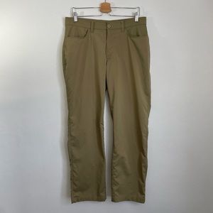 Under Armour Mens Golf Pants Size 34/30 Tan Four Pockets Lightweight